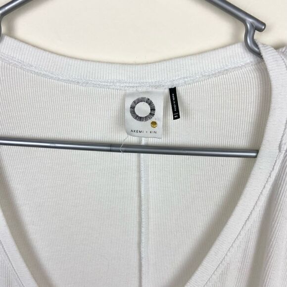 Anthropologie Akemi + Kin Oversized V-Neck Ribbed White Top - Picture 6 of 6